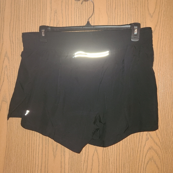 Fabletics shorts - Picture 2 of 2